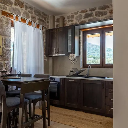 Elevi Vakantiehuis Tirós